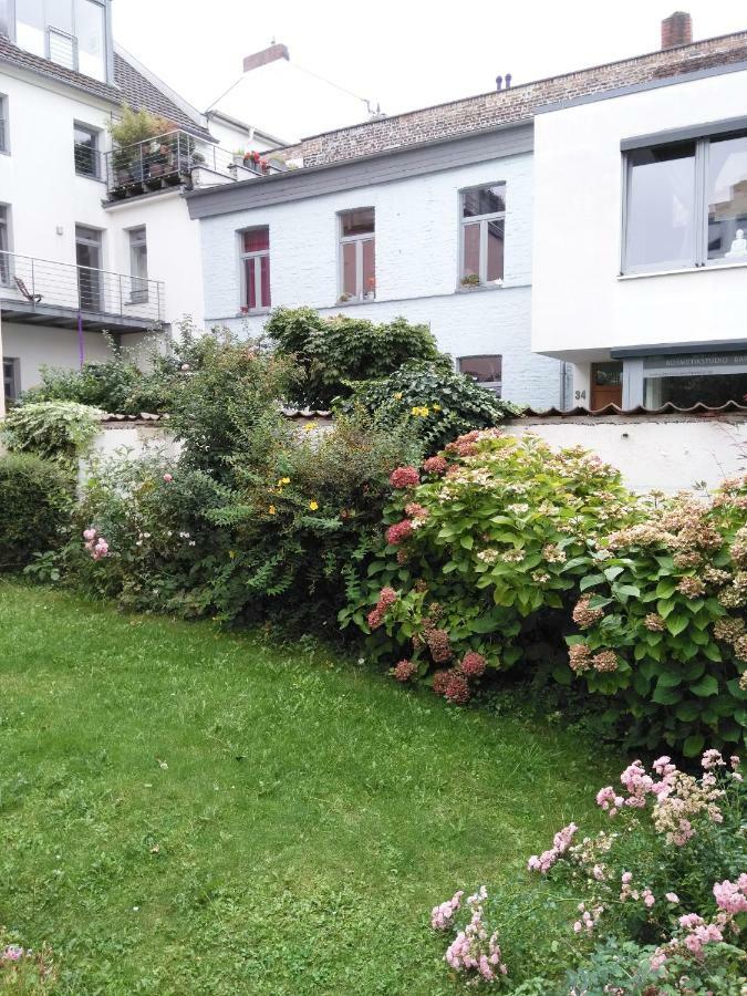 Altstadt Bonn mit eigenem Parkplatz und Garten Exterior foto